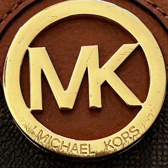 Michael kors shoulder cross body - Picture 3 of 5